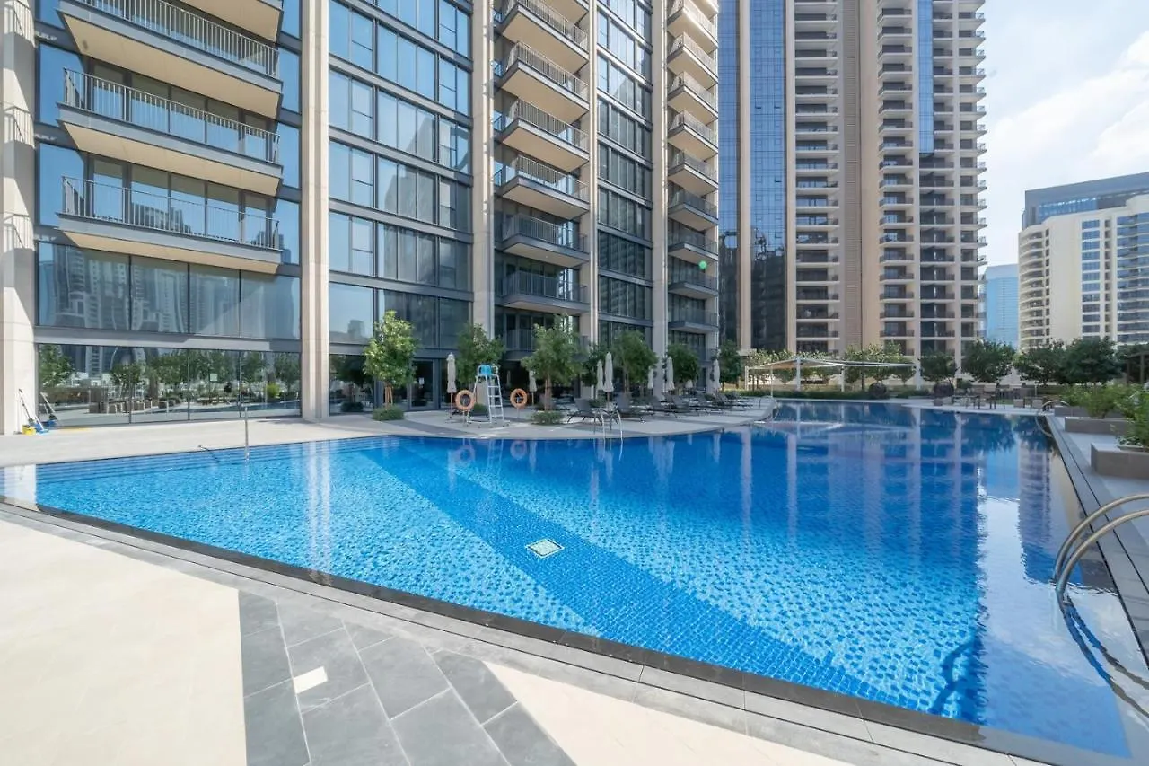 Daire Incredible Views From This Classy Apt With Terrace Dubai